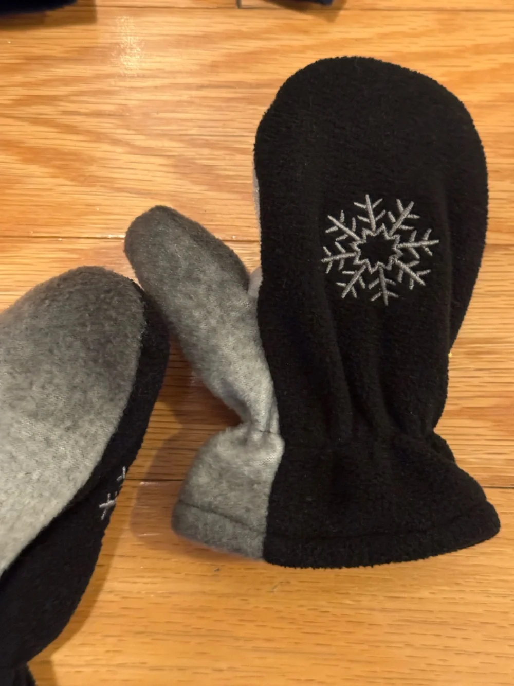 4 Pairs of Toddler mittens glove bundle mixed fleece knit etc